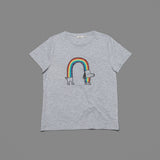 Graues T-Shirt mit großem Regenbogen
