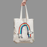 Hand hält Stofftasche mit Dackel Illustration für den guten Zweck
