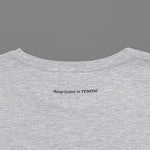 Graues T-Shirt mit großem Regenbogen